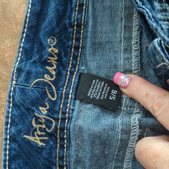 Rhinestones skinny jeans new without tags. - Picture 3 of 4